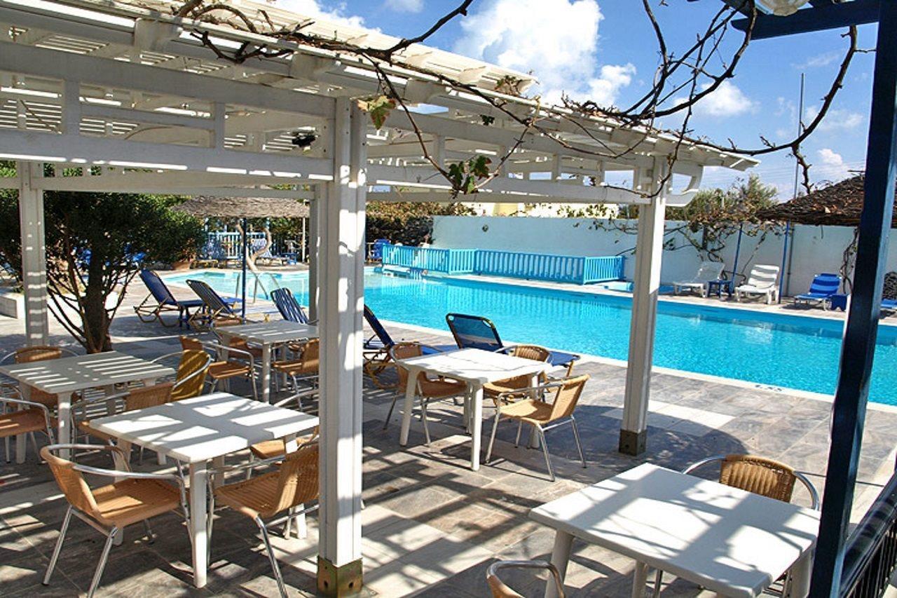 Rivari Santorini Hotel Kamári Exterior foto